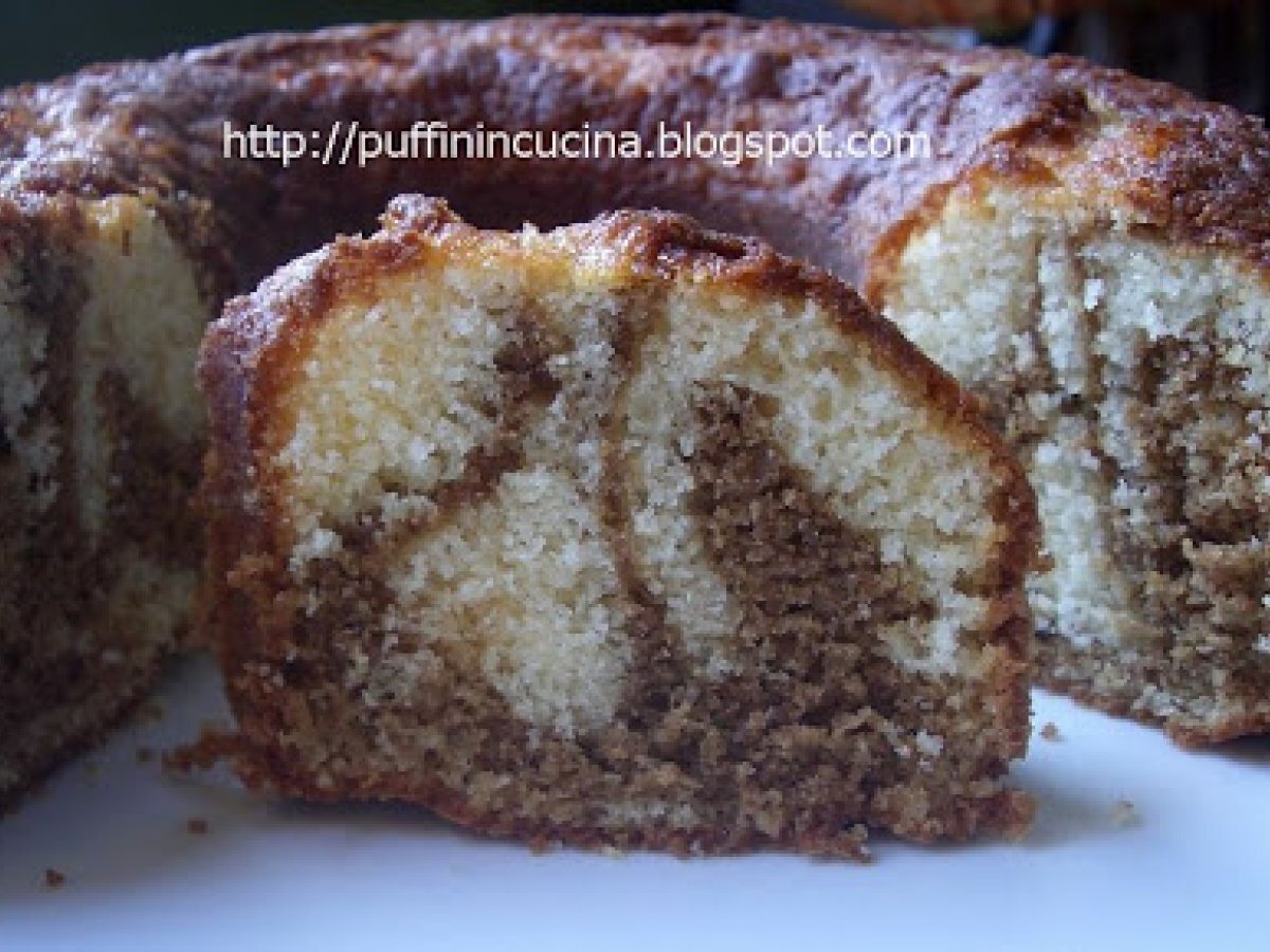 Caffè e ciambella si grazie con la panna