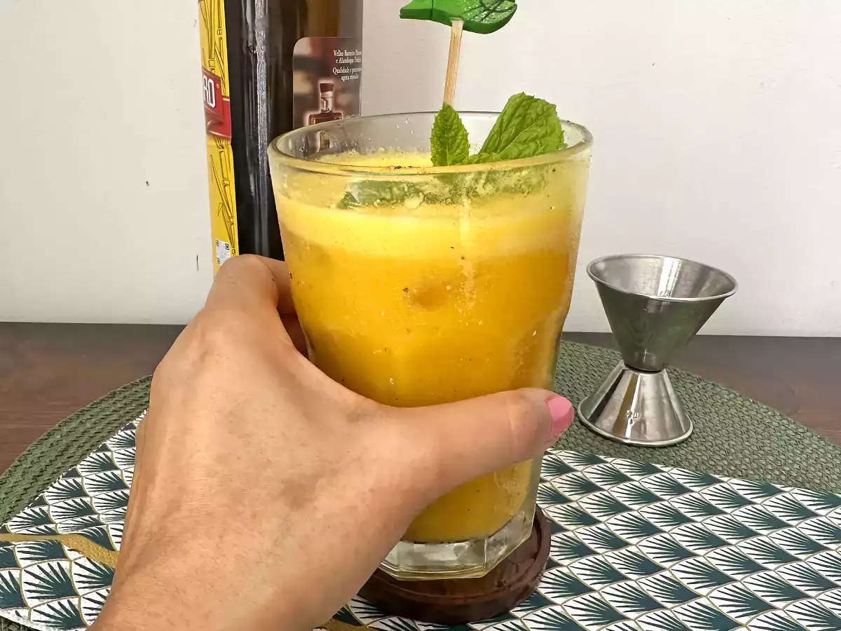 Caipirinha batida al frutto della passione: la versione cremosa del celebre cocktail brasiliano - foto 4