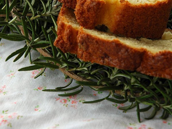 CAKE al GORGONZOLA, MIELE e ROSMARINO, foto 2