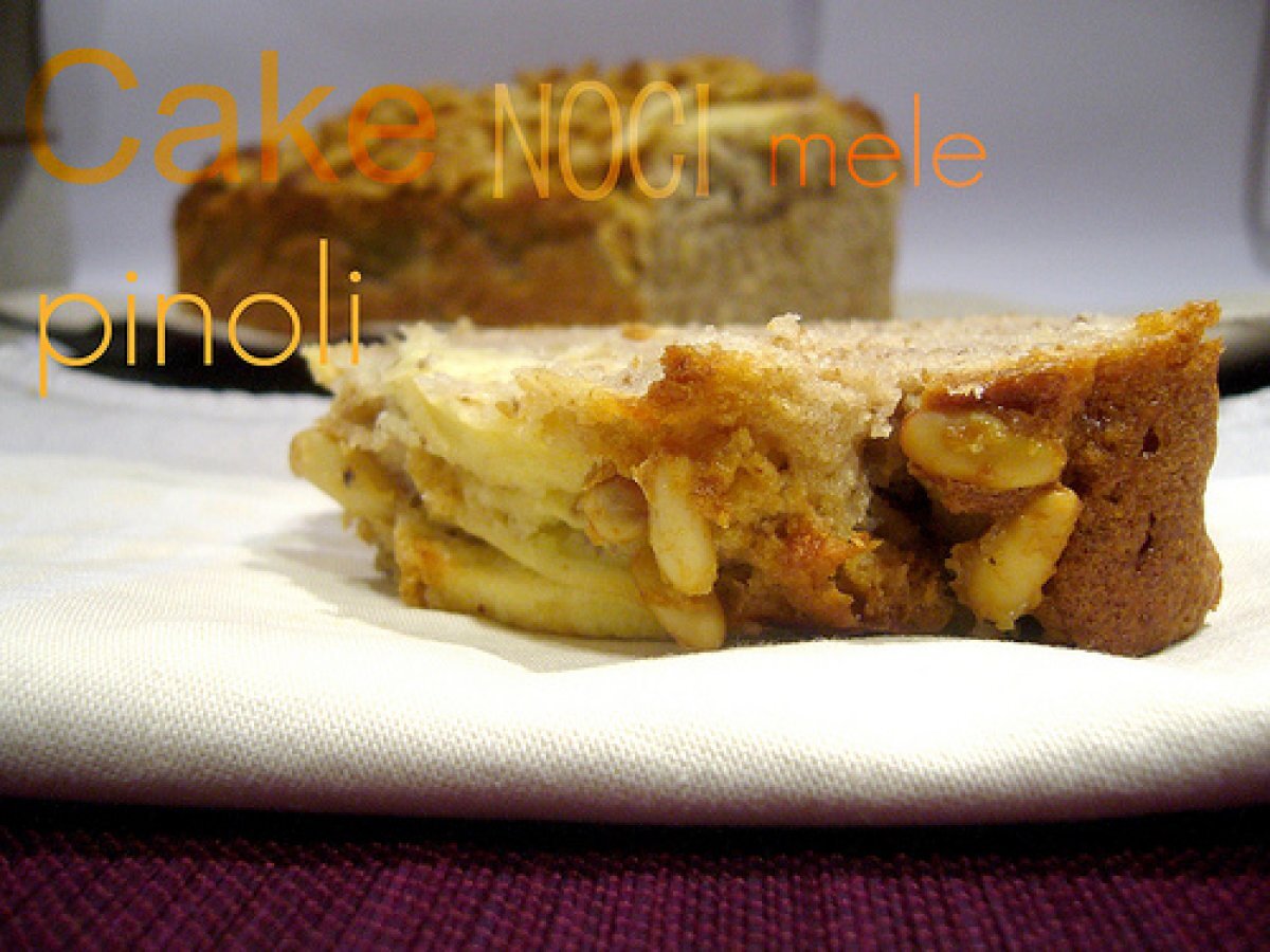 Cake di mele, noci e pinoli caramellati. - foto 2