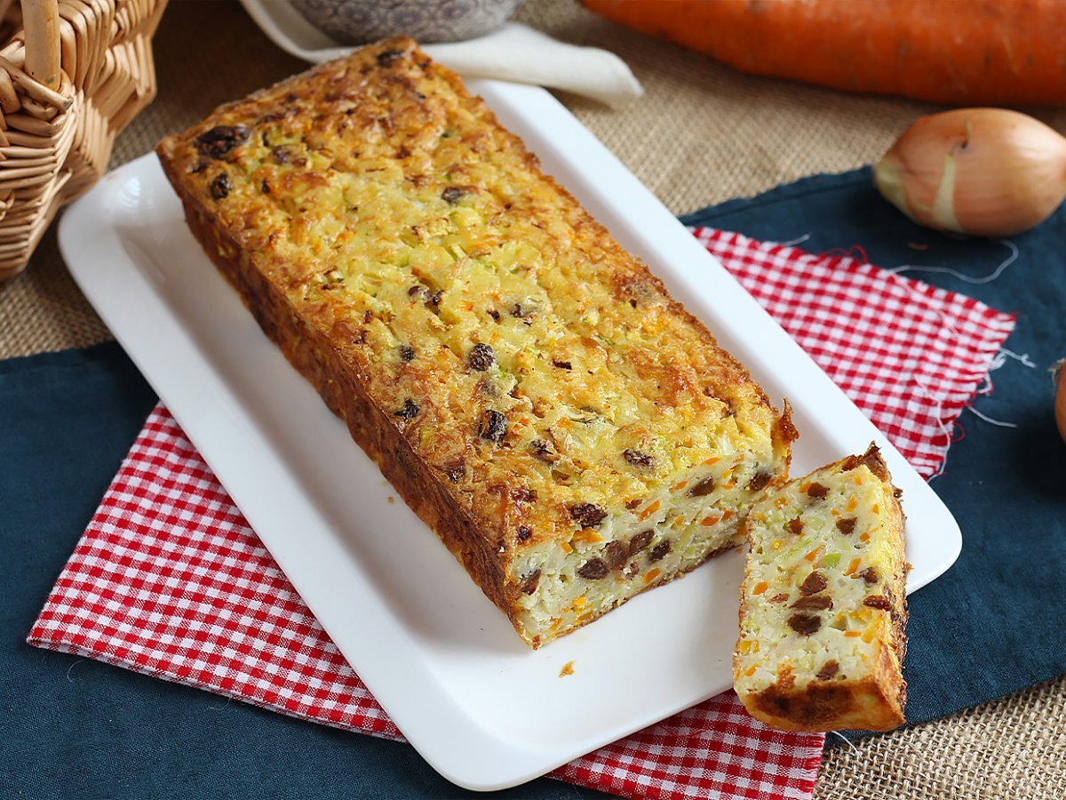 Cake di semola con zucchine e carote