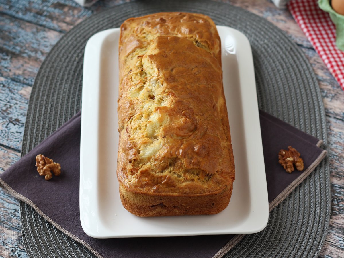 Cake salato con pancetta, formaggio caprino e noci - foto 2