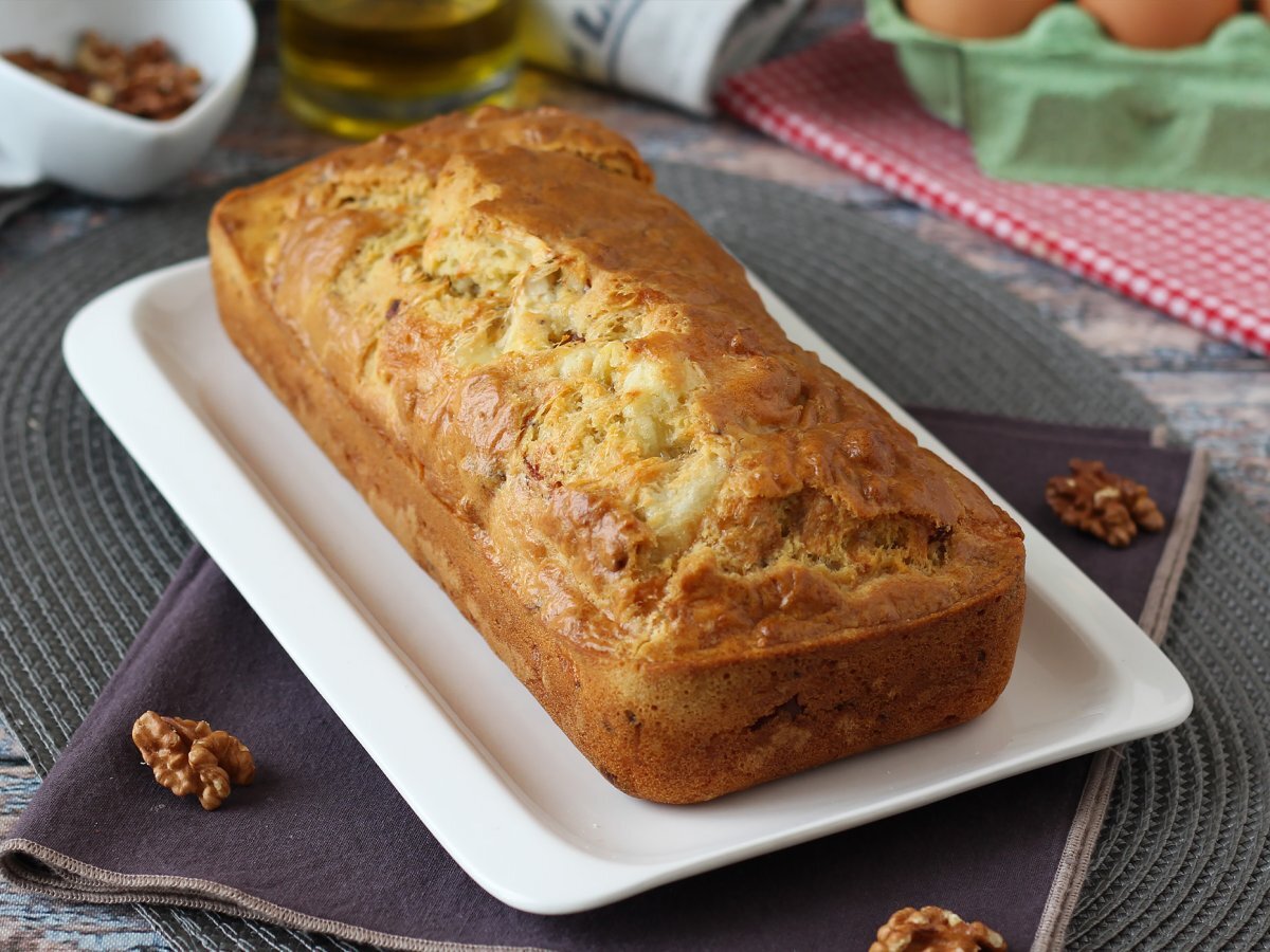 Cake salato con pancetta, formaggio caprino e noci - foto 4