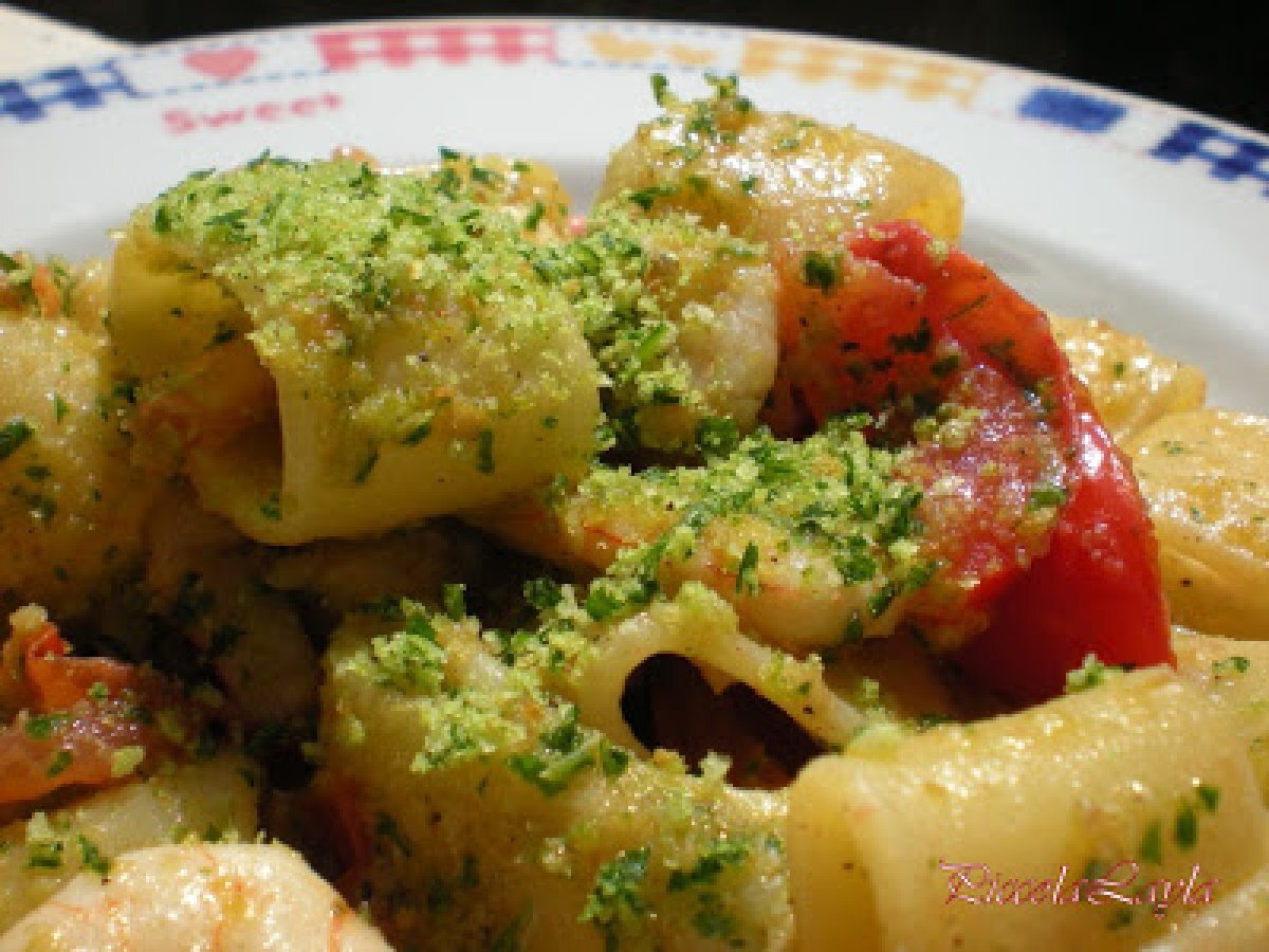 Calamarata con Gamberoni e Pane alle Erbe