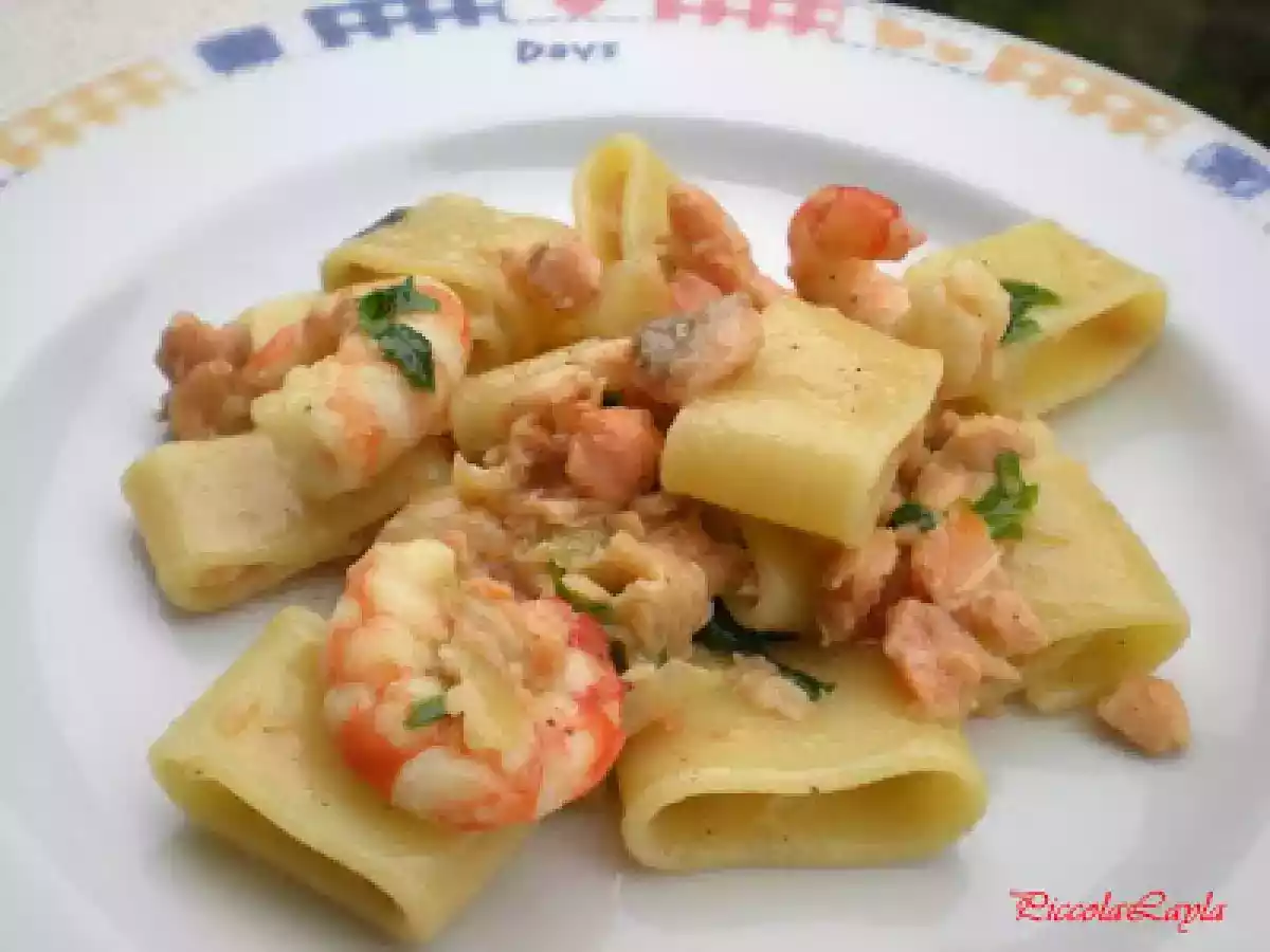 Calamarata con Salmone e Gamberoni al profumo d' Estate