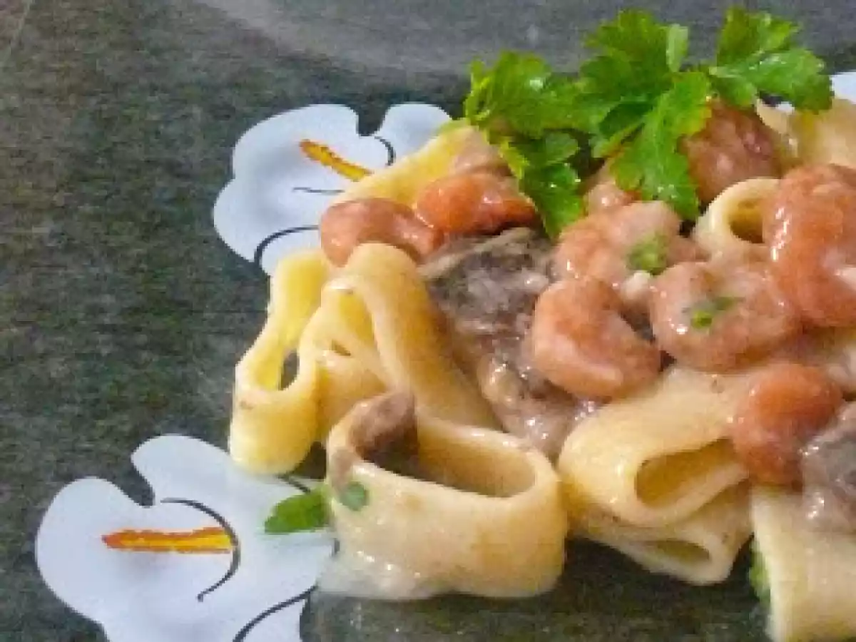 CALAMARATA GAMBERI, FUNGHI E BESCIAMELLA AL LIMONE