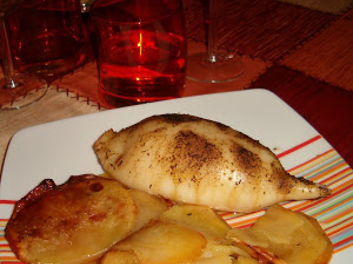 CALAMARI RIPIENI CON PATATE AL FORNO