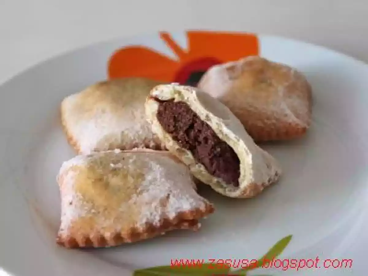 Calzoncelli di castagne o panzerotti di Natale