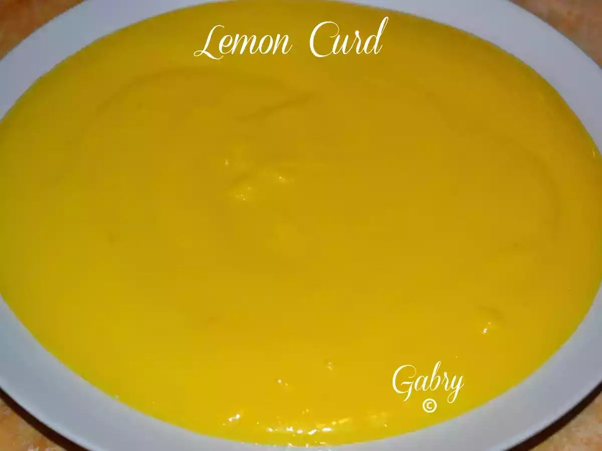 Cannoli di pasta sfoglia con lemon curd e panna montata - foto 4