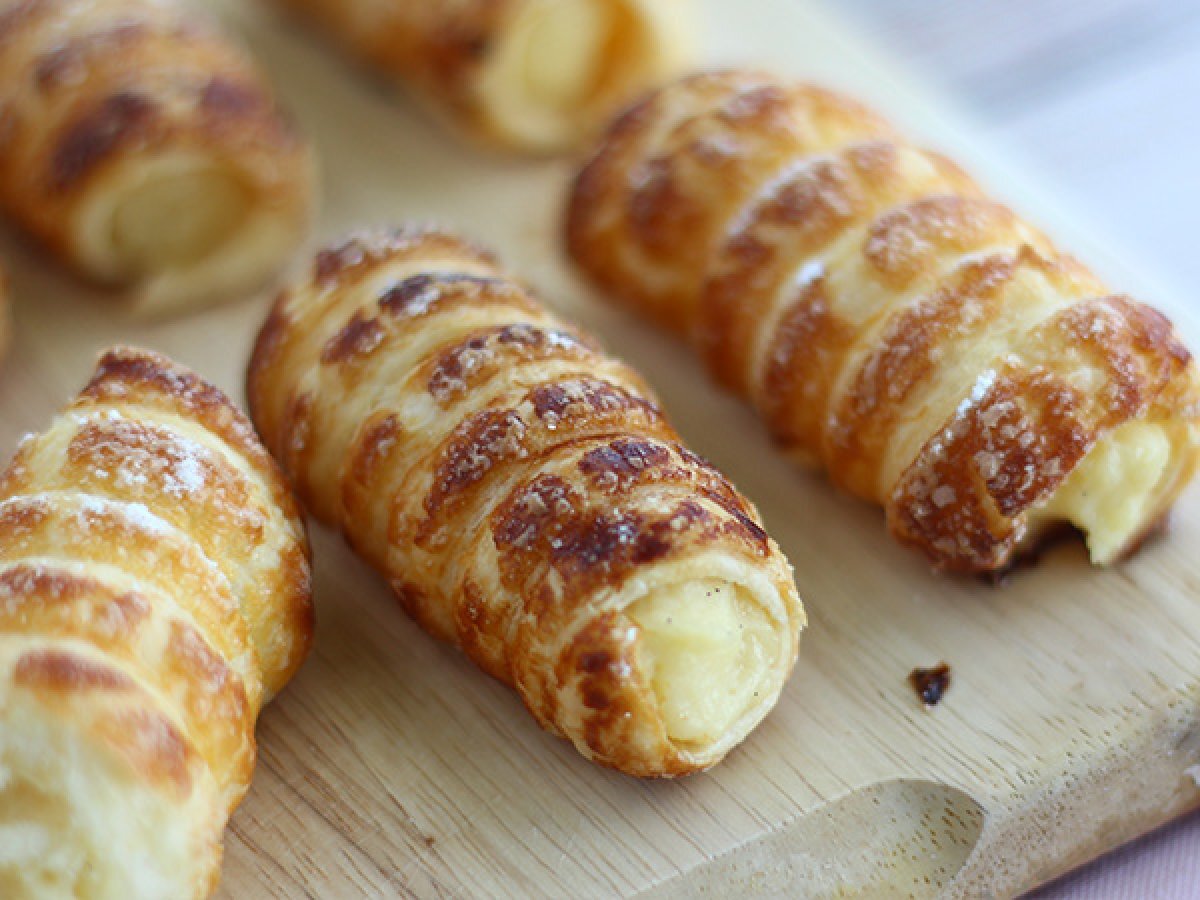 Cannoli di sfoglia con crema pasticcera - foto 3