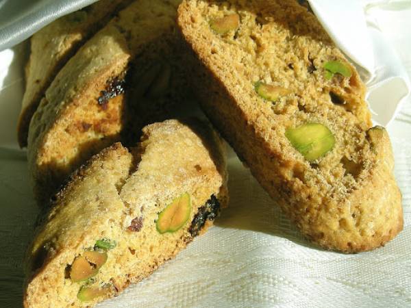 Cantucci con pistacchi ed uvetta secca