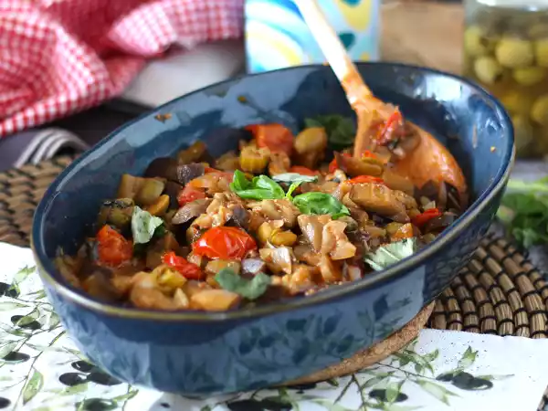 Ricetta Caponata siciliana, il contorno mediterraneo ricco di gusto