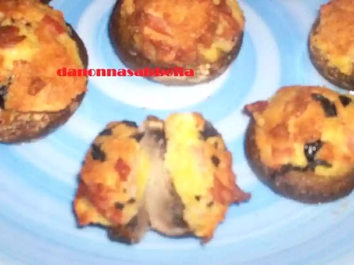 CAPPELLE DI FUNGHI CHAMPIGNON RIPIENE AL FORNO - foto 3