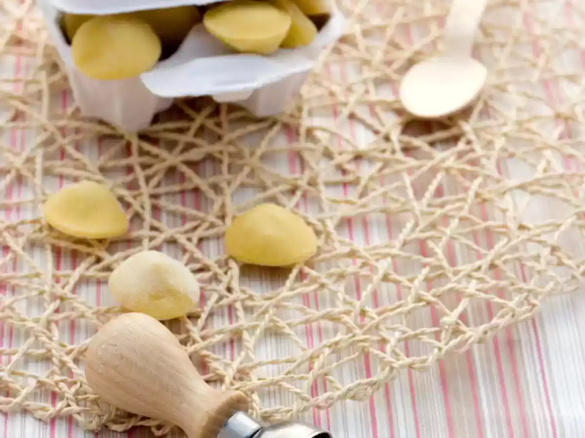 Cappelletti con ripieno di magro di Parma. I'm a fresh pasta maniac!