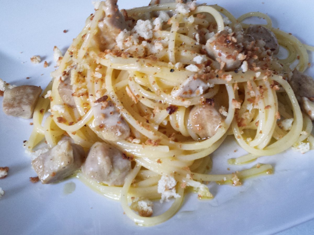 Carbonara di tonno con crumble di pane tostato - foto 5