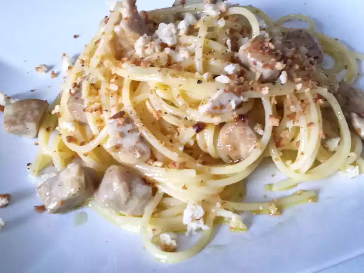 Carbonara di tonno con crumble di pane tostato - foto 5