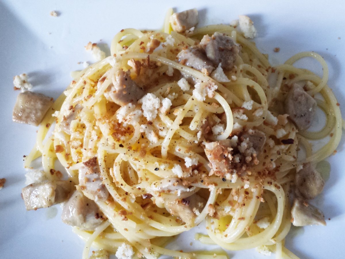 Carbonara di tonno con crumble di pane tostato - foto 6