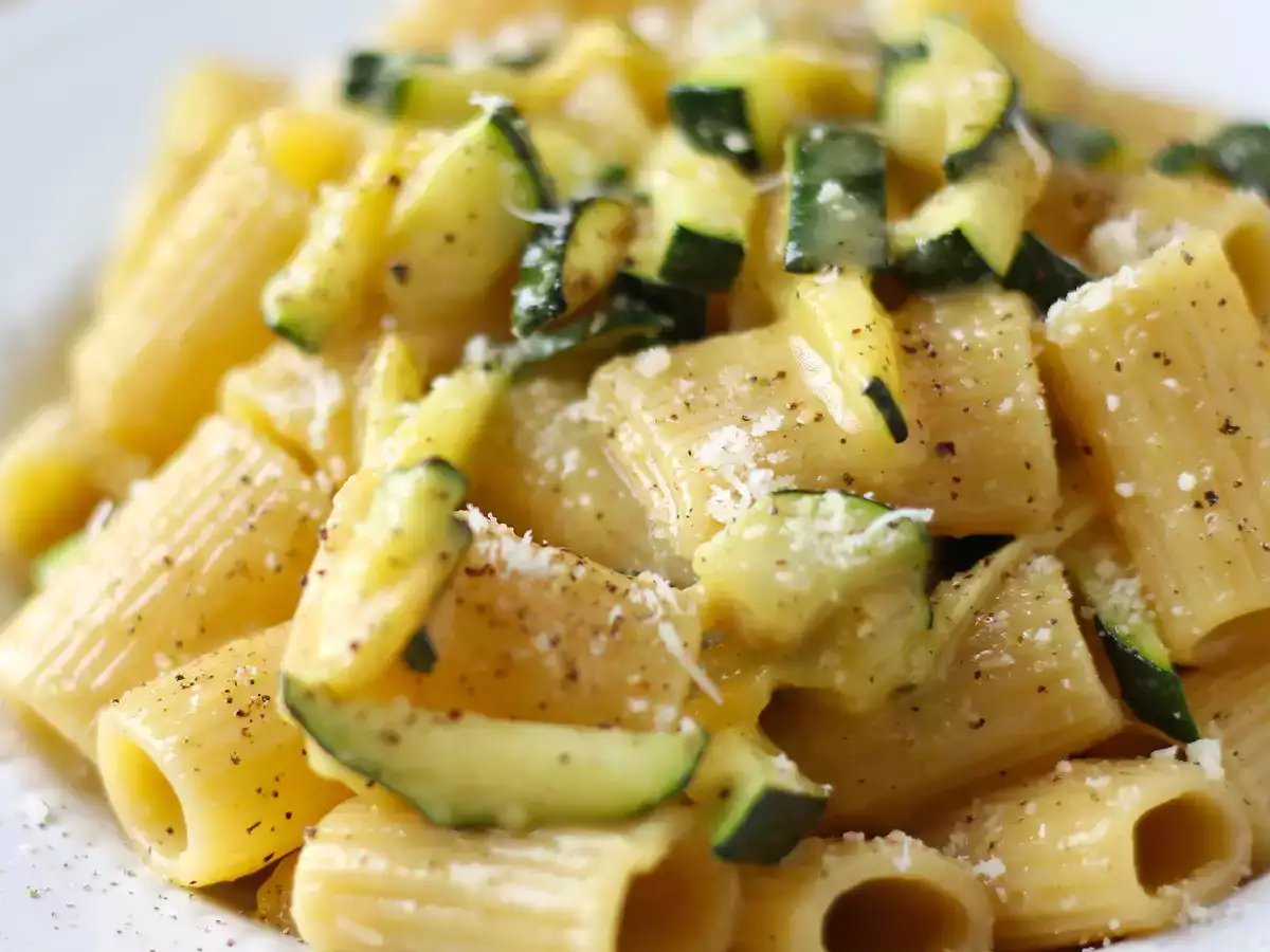 Carbonara di zucchine: la ricetta vegetariana e facilissima da preparare - foto 5