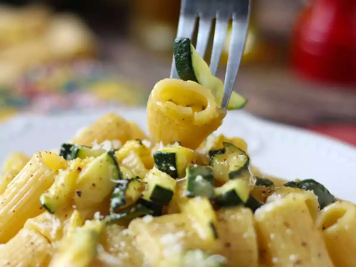 Carbonara di zucchine: la ricetta vegetariana e facilissima da preparare - foto 4