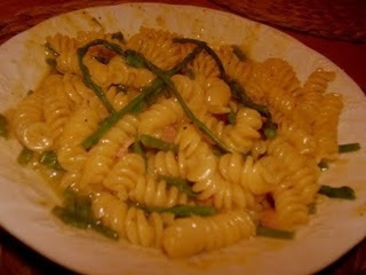 Carbonara e asparagi selvatici