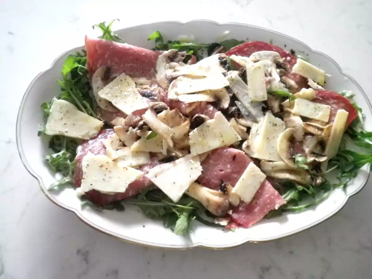 Carpaccio con il Golfetta (con rucola, funghi, parmigiano a scaglie) - foto 2