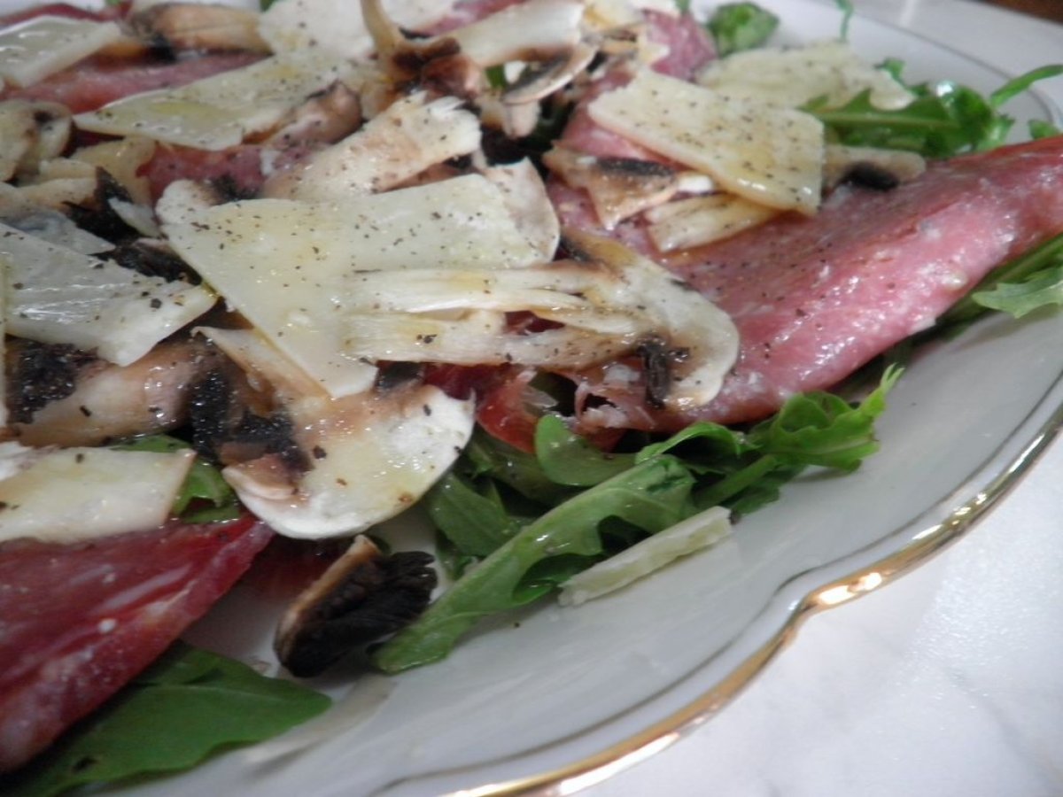 Carpaccio con il Golfetta (con rucola, funghi, parmigiano a scaglie) - foto 5