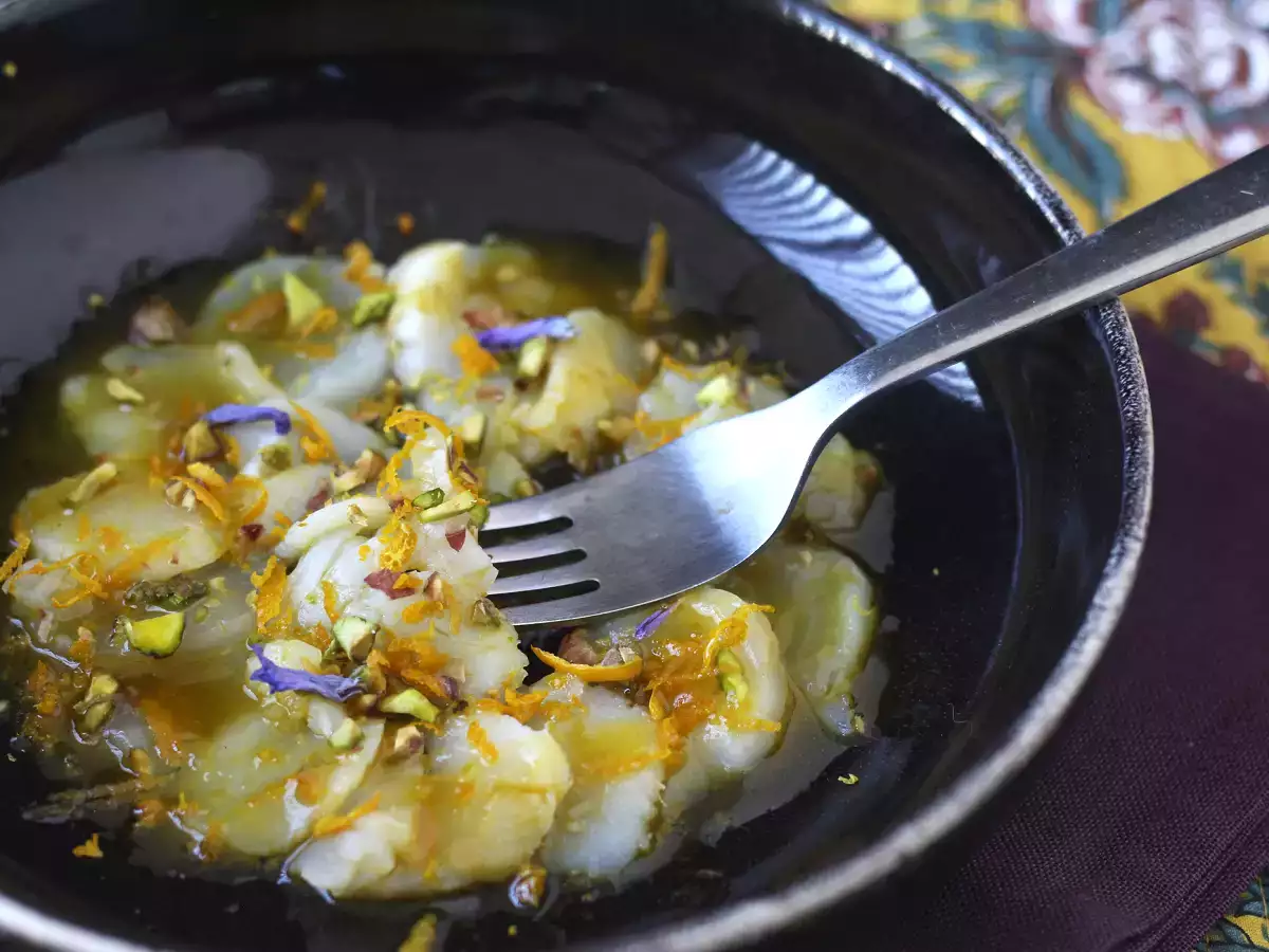 Carpaccio di capesante con vinaigrette agrumata e pistacchi: antipasto elegante e veloce - foto 2