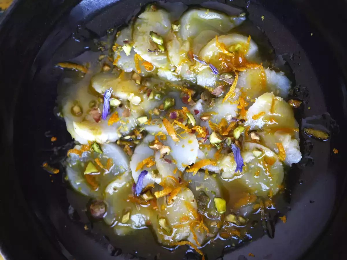 Carpaccio di capesante con vinaigrette agrumata e pistacchi: antipasto elegante e veloce - foto 3