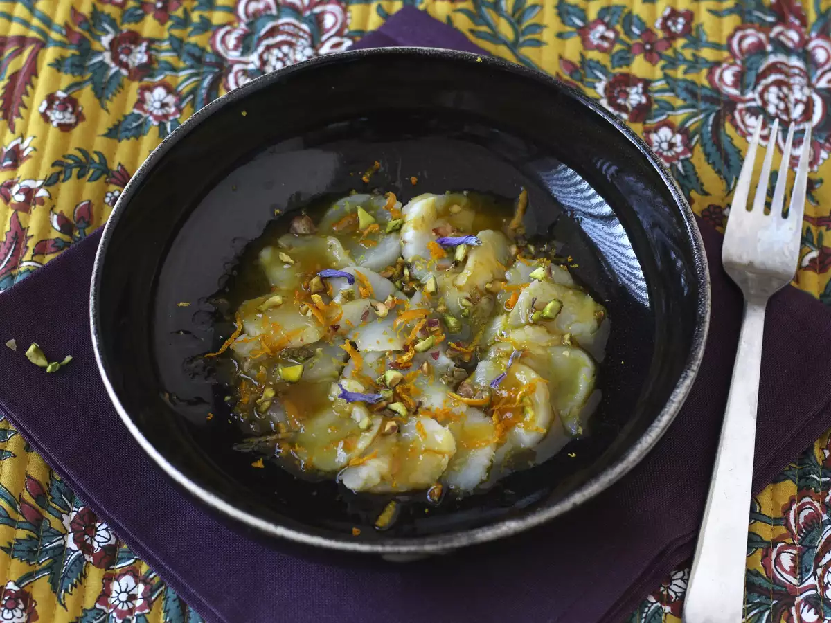 Carpaccio di capesante con vinaigrette agrumata e pistacchi: antipasto elegante e veloce - foto 4