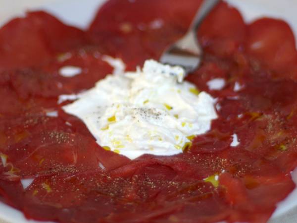 Carpaccio equino con burrata pugliese