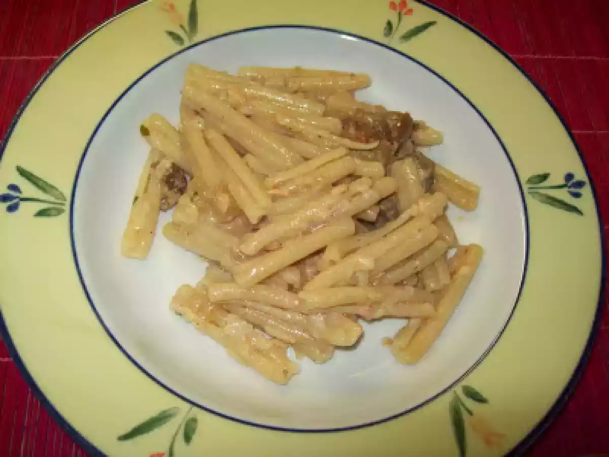 CASARECCE CON FUNGHI TONNO YOGURT E POMODORO