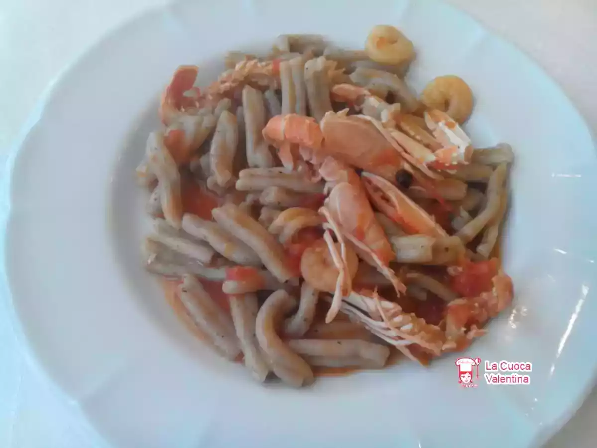 Casarecce con pomodorini e scampi
