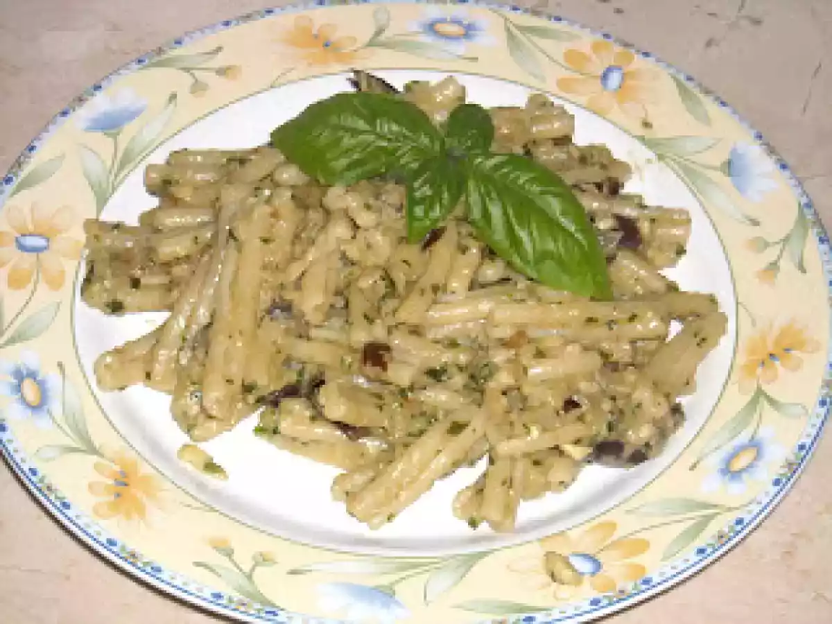 CASERECCE AL PESTO DI MELANZANE E MANDORLE - foto 2