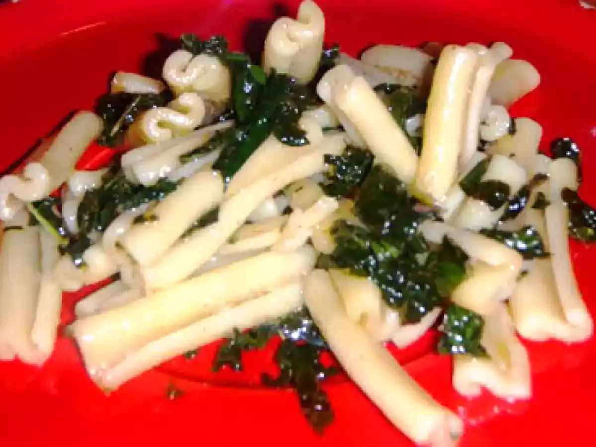 Caserecce alla bagna cauda e cavolo nero