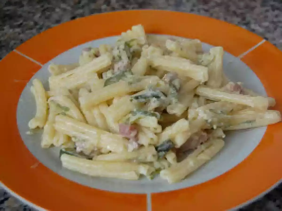 Caserecce zucchine philadelphia e salsiccia