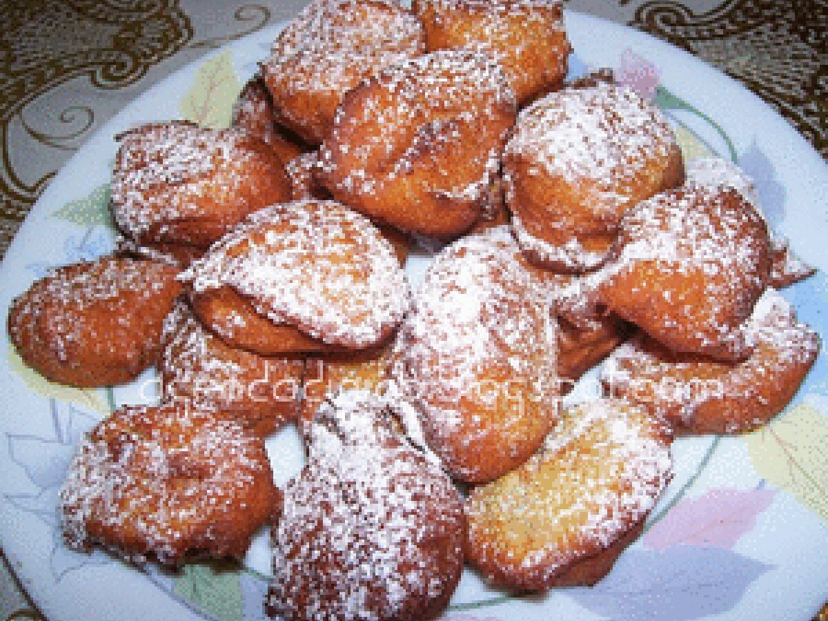 CASTAGNOLE ALLA RICOTTA E AMARETTI/GOGOSI CU RICOTTA (URDA) SI AMARETTI - foto 2