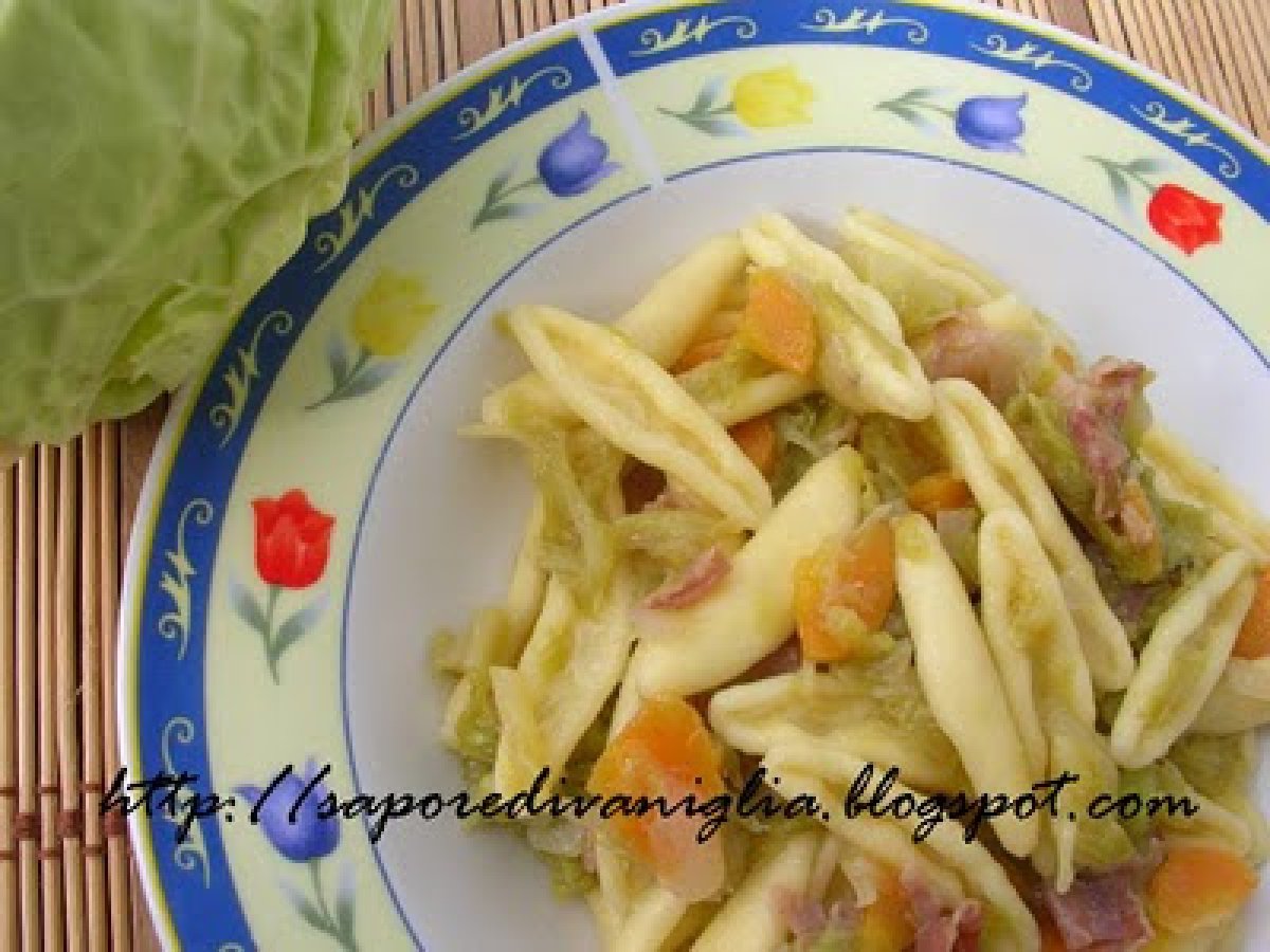 Cavatelli con verza, carote e speck - foto 2