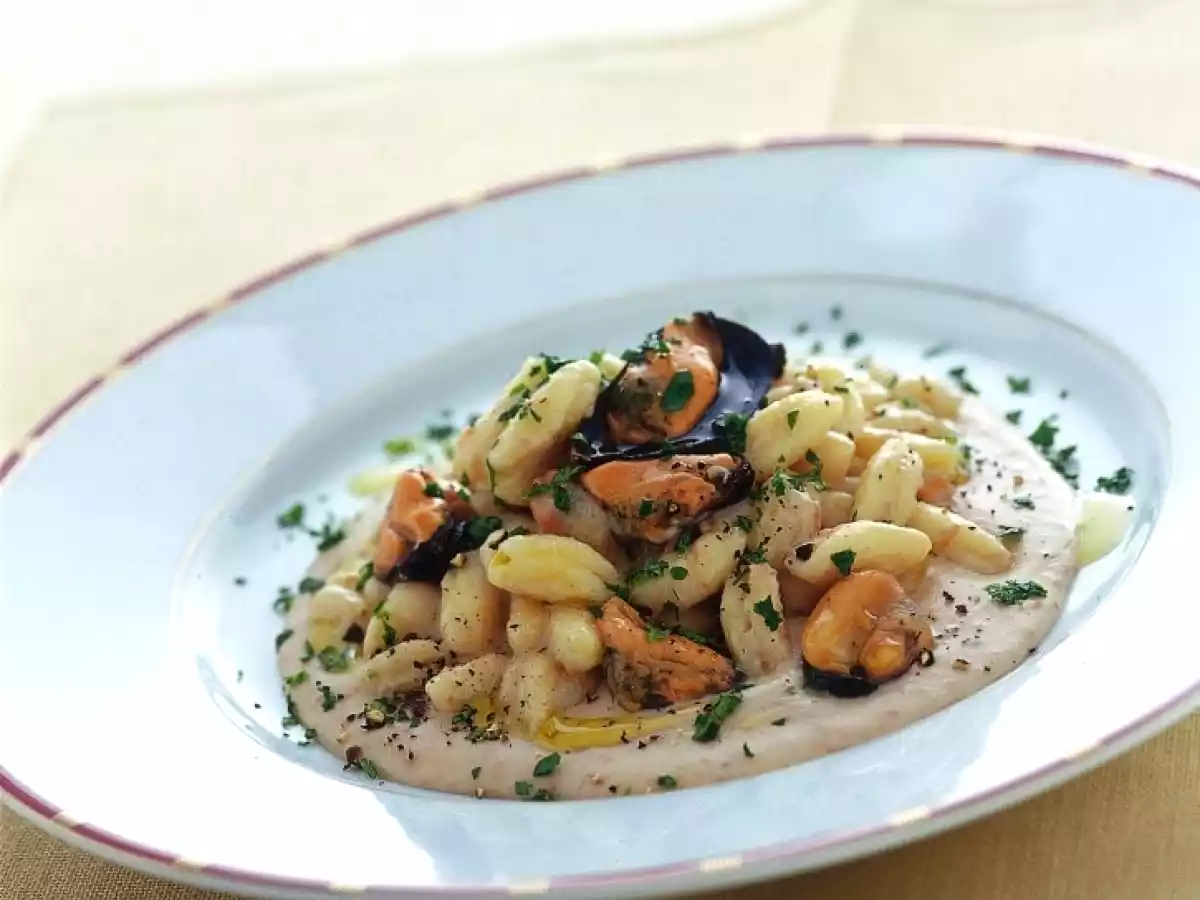 Cavatelli cozze e fagioli: la ricetta tradizionale che esalta i sapori di mare e di terra