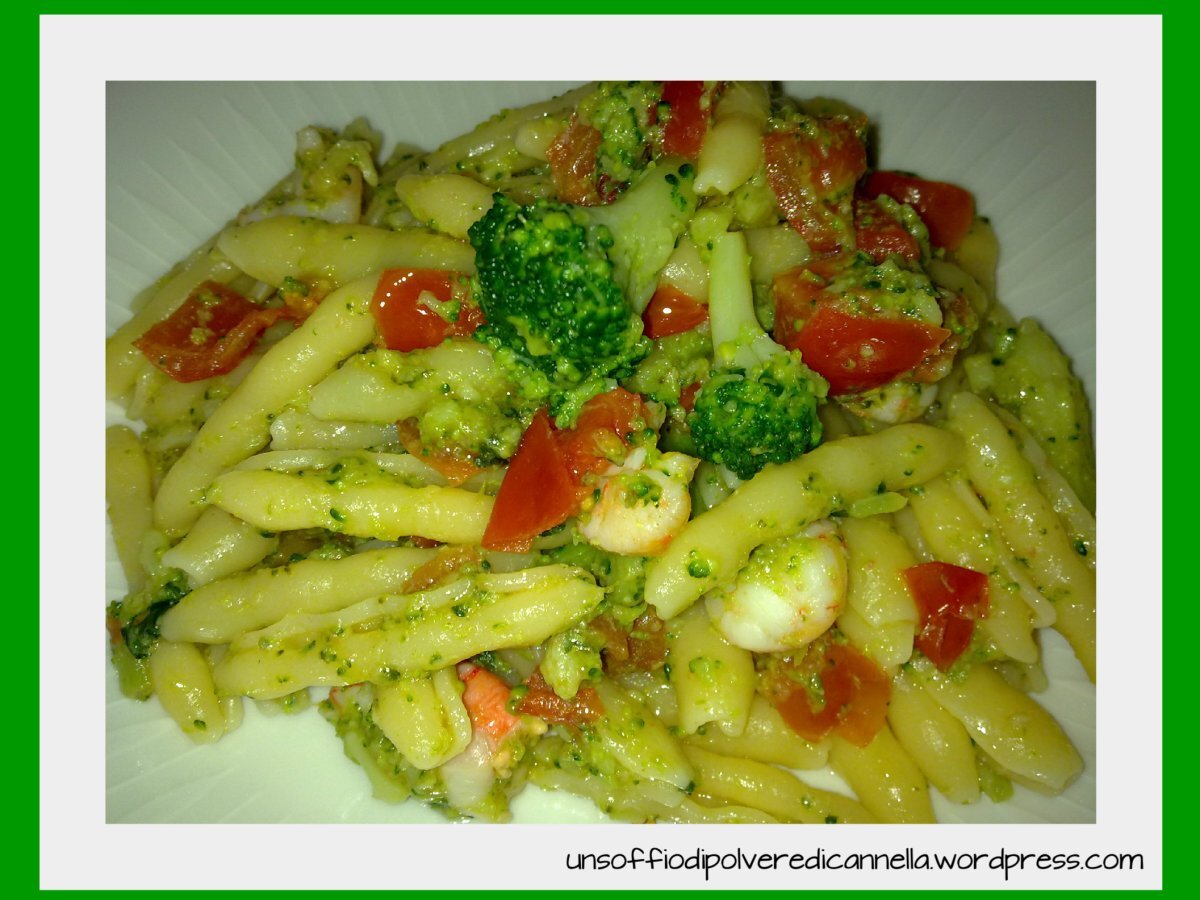 CAVATELLI MURGIANI CON BROCCOLI E GAMBERETTI