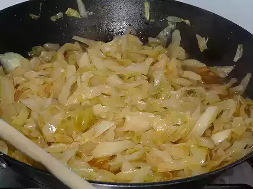 Cavolo cappuccio in umido alla siciliana
