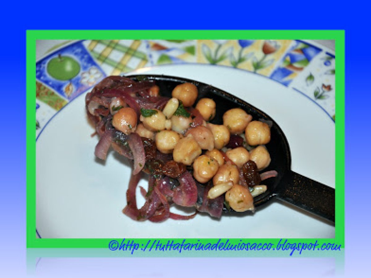 Ceci con uvetta e pinoli