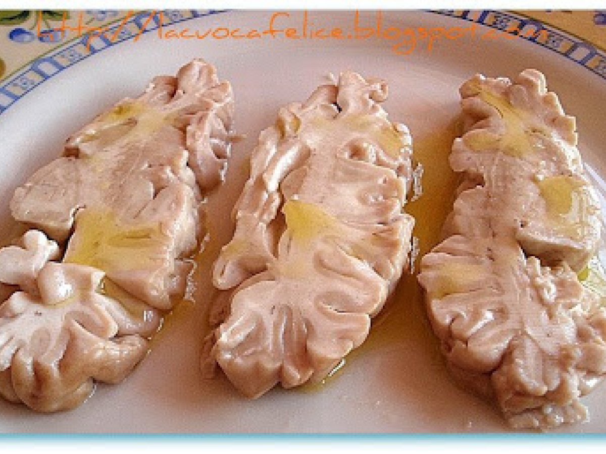 CERVELLO DI VITELLO CON OLIO E LIMONE