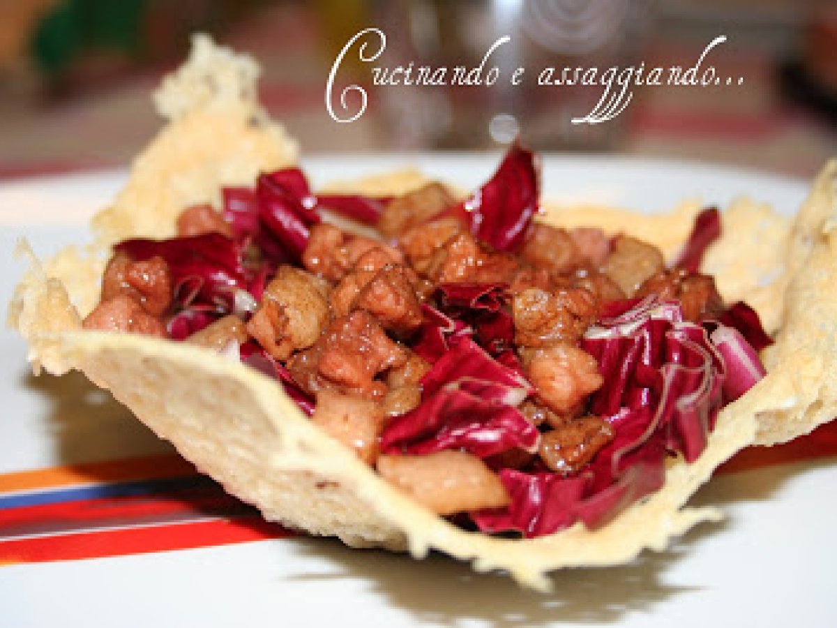 Cestini di parmigiano con radicchio e bruciatini... - foto 2