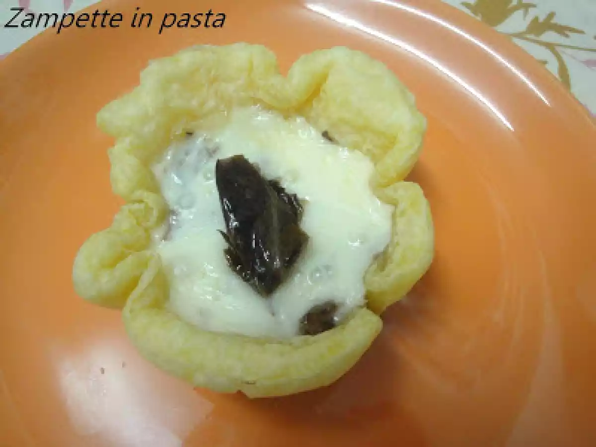 CESTINI DI SFOGLIA AL TALEGGIO E RADICCHIO