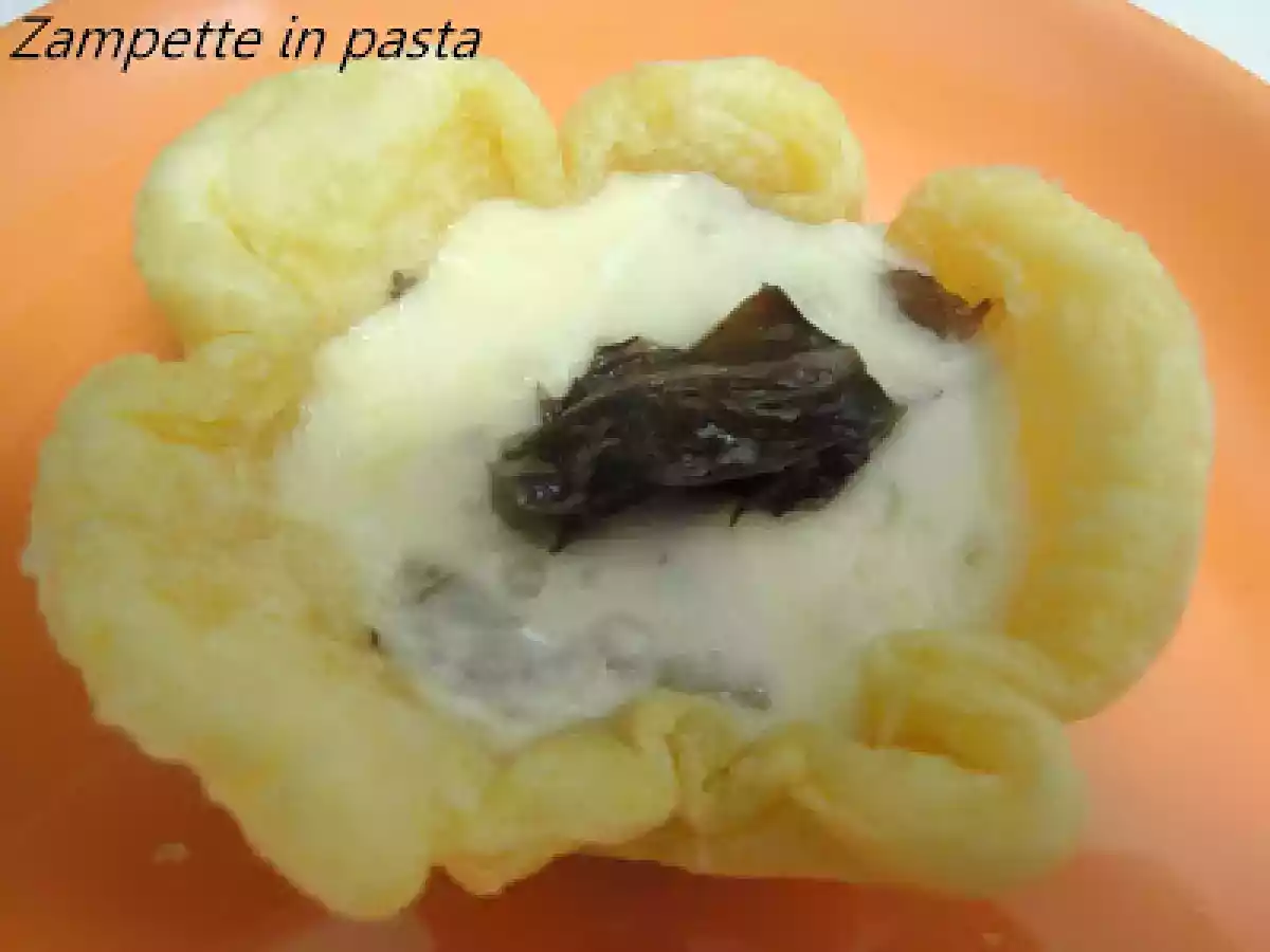 CESTINI DI SFOGLIA AL TALEGGIO E RADICCHIO - foto 3