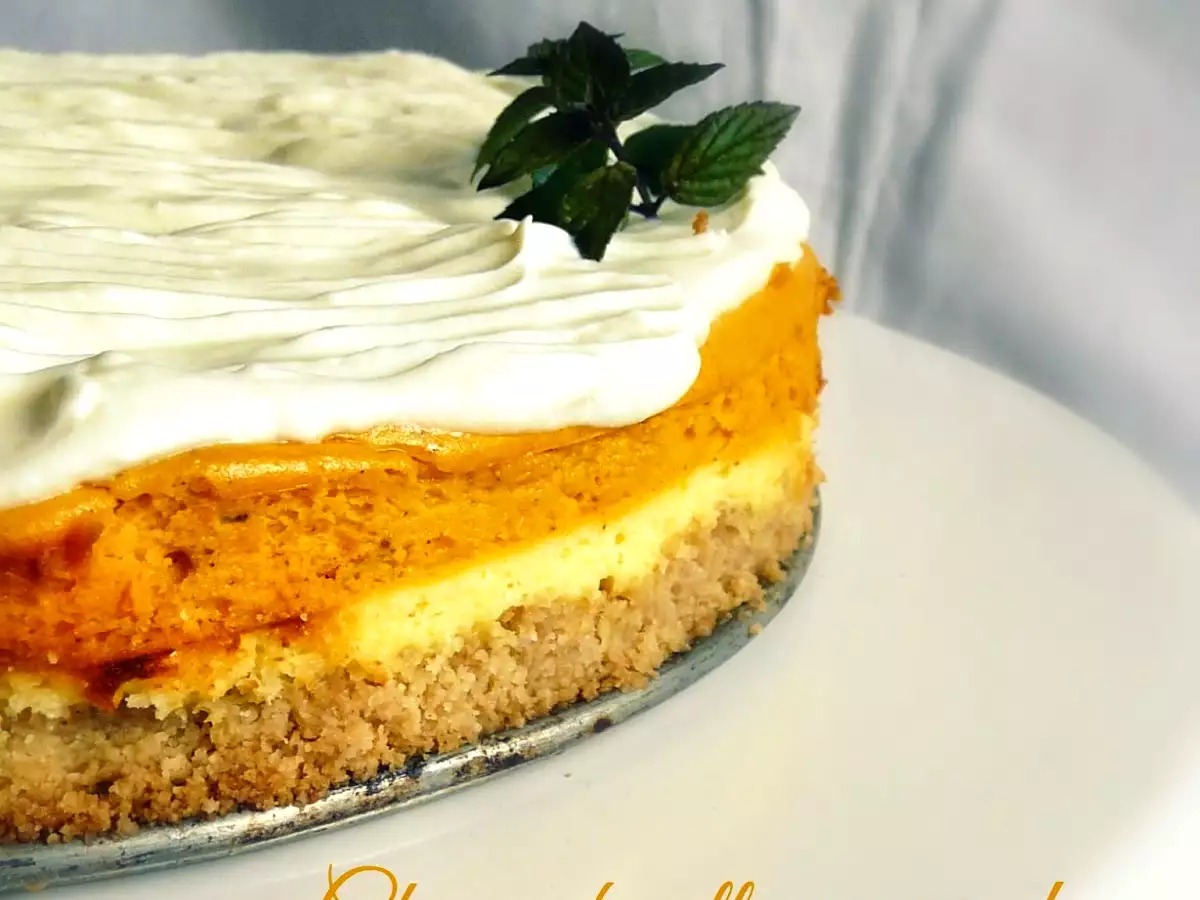 Cheesecake alla zucca: cremosa, speziata e con base croccante