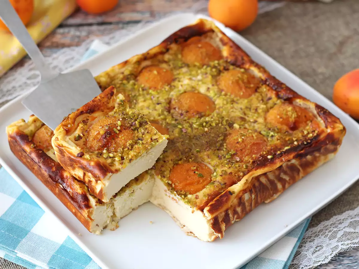 Cheesecake alle albicocche e pistacchi al forno: cremosa e facile da preparare - foto 4