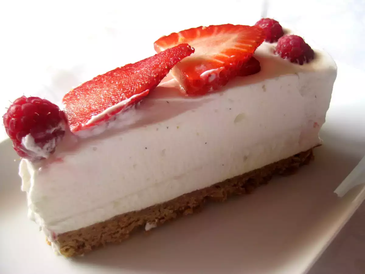Cheesecake allo yogurt greco, vaniglia e frutti rossi - foto 8