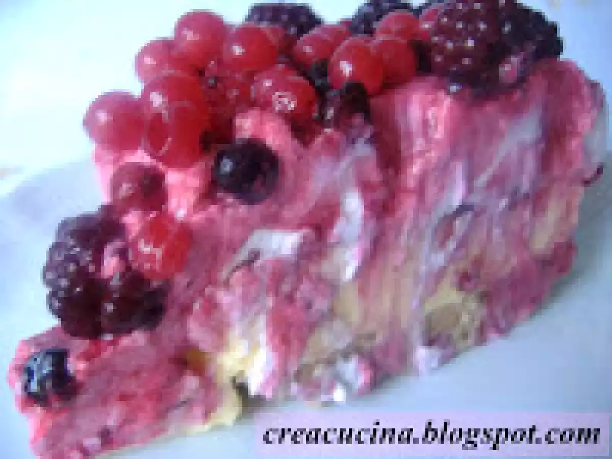 CHEESECAKE CON PANNA E FRUTTI DI BOSCO