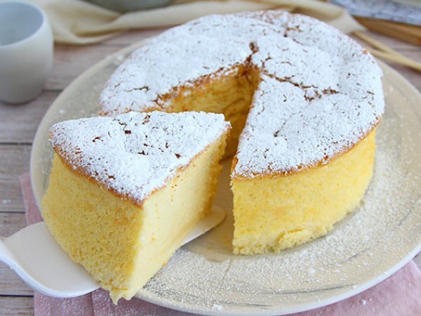 Cheesecake giapponese (soffice e leggera) Cheesecake giapponese (soffice e leggera)